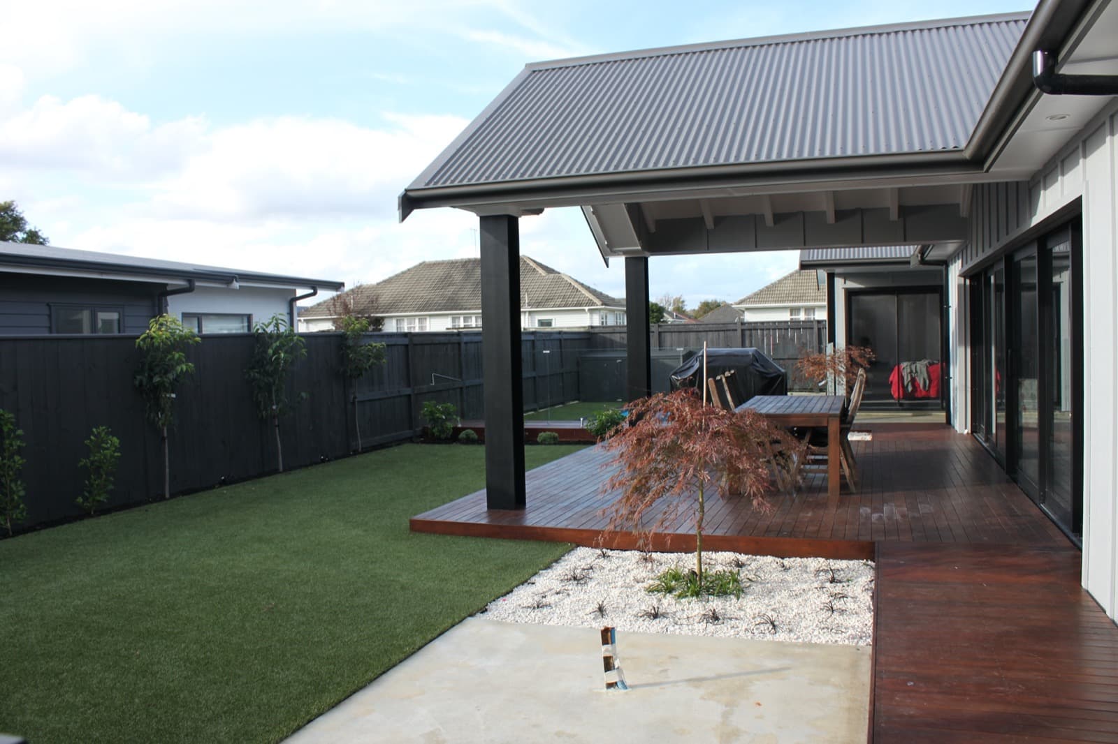 Modern Family Home - Image 5