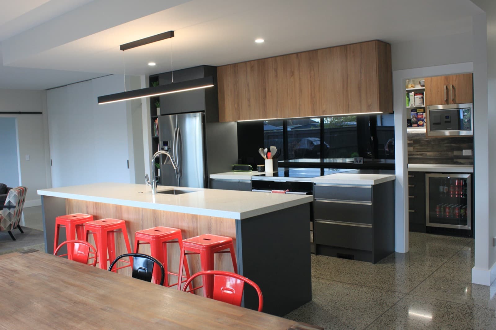 Modern Family Home - Image 14