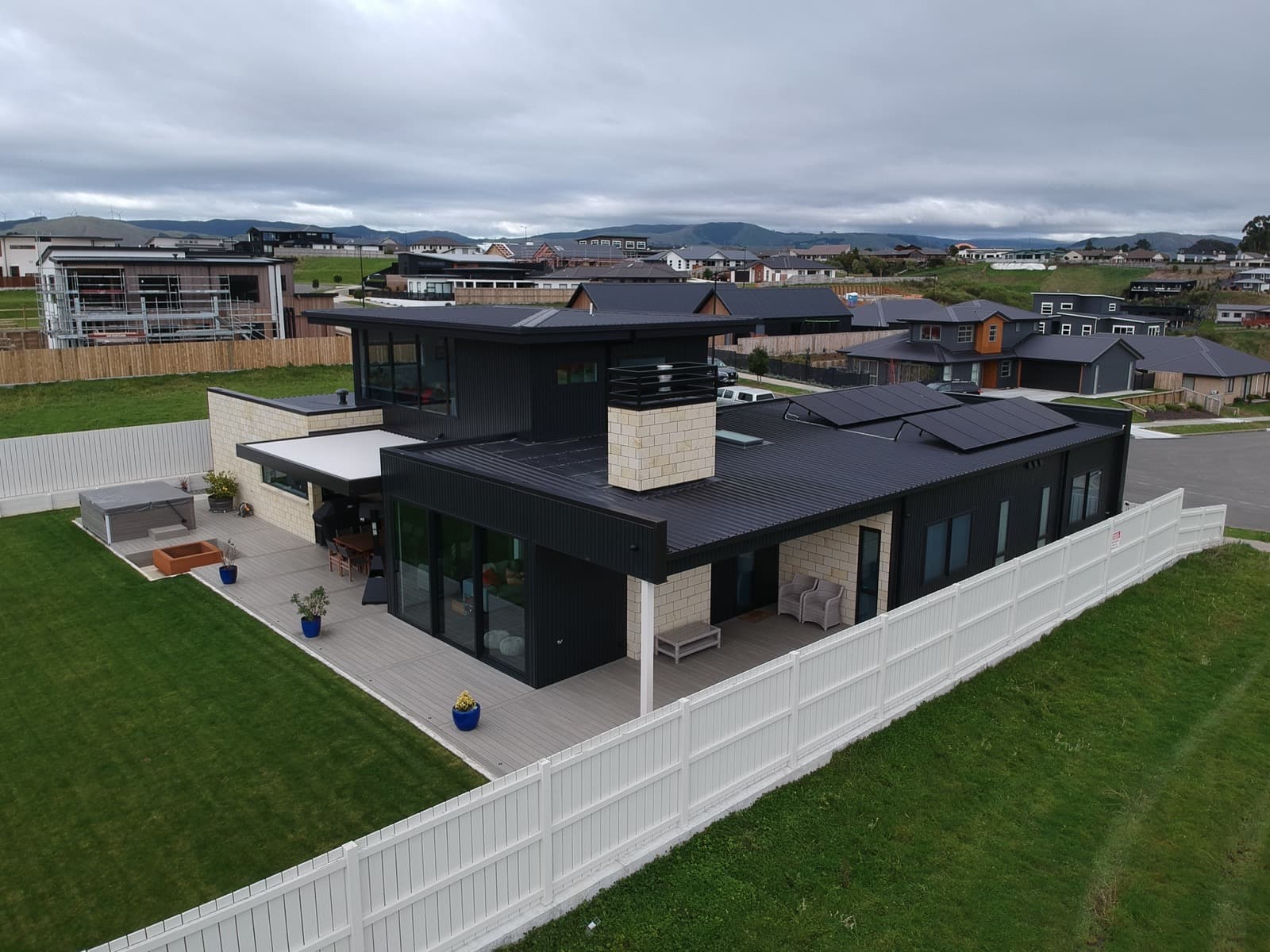 High-End Family Home - Image 10