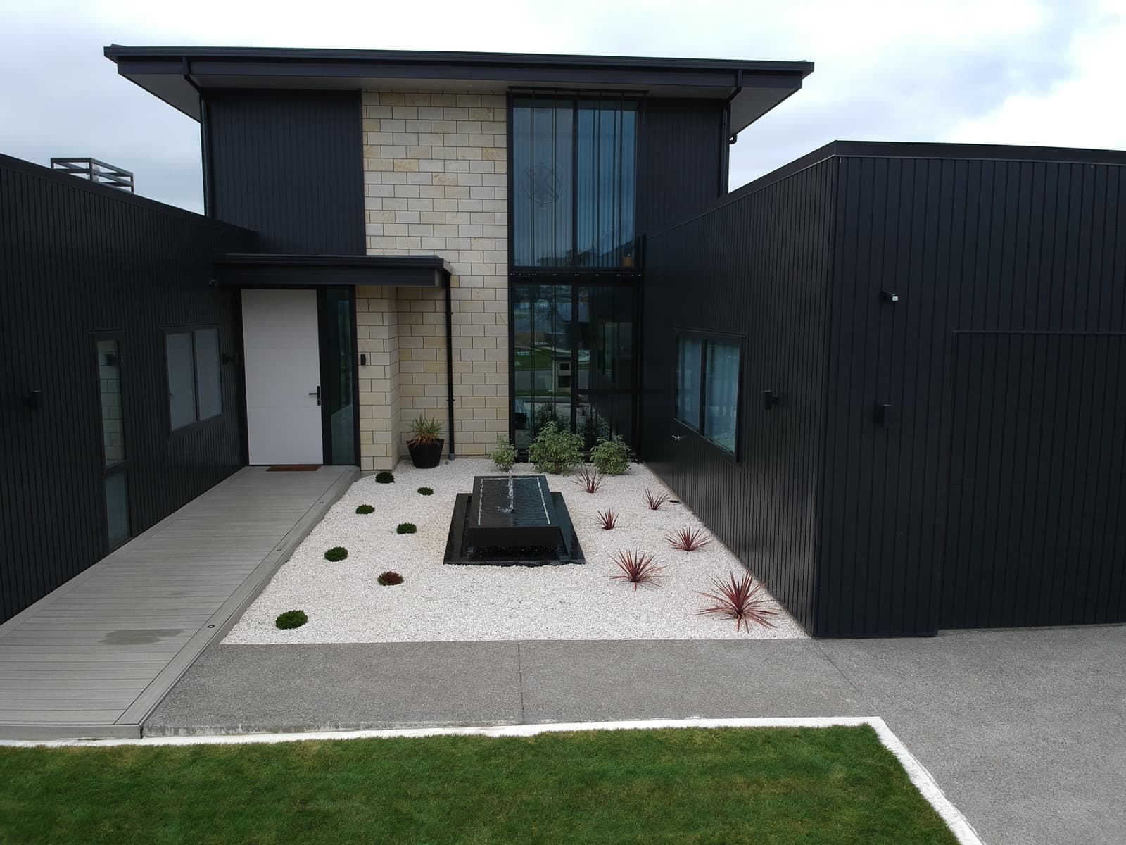 High-End Family Home - Image 12