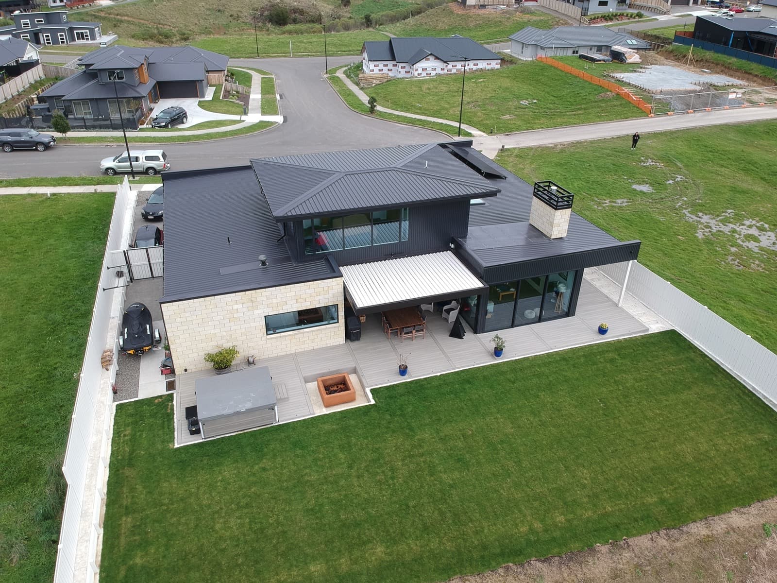 High-End Family Home - Image 13