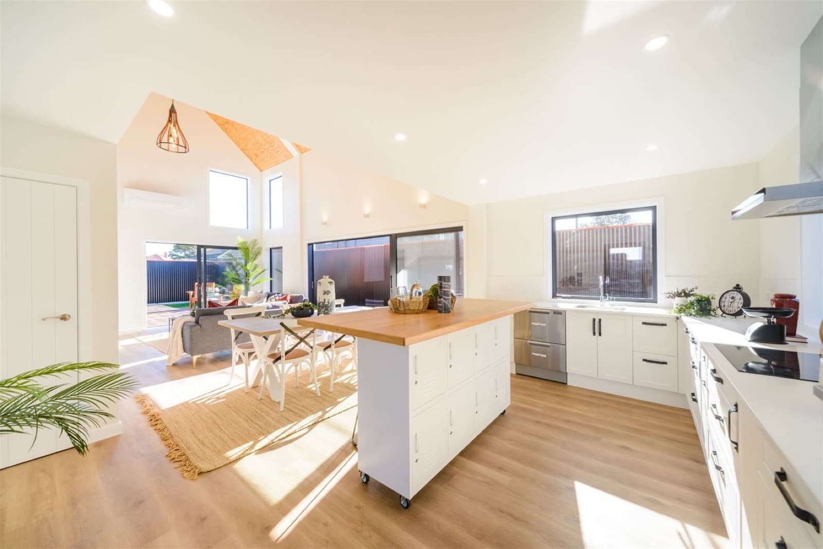 Cook Street Residence - Image 4