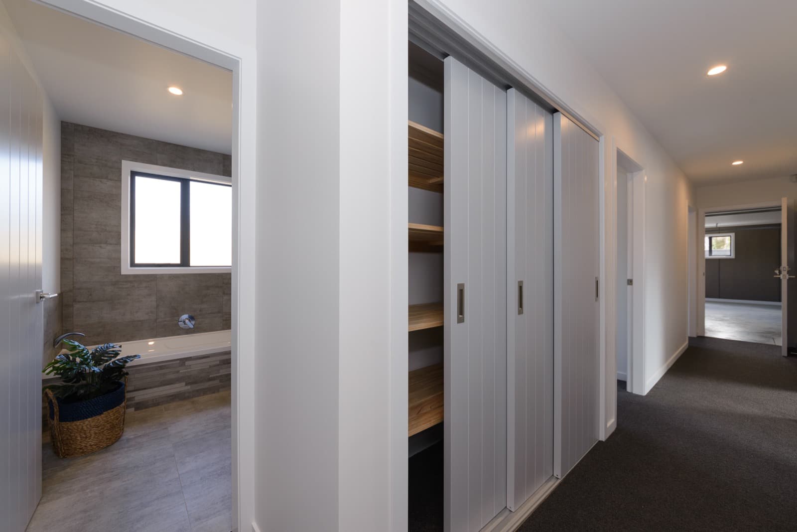 Contemporary New Build - Image 4