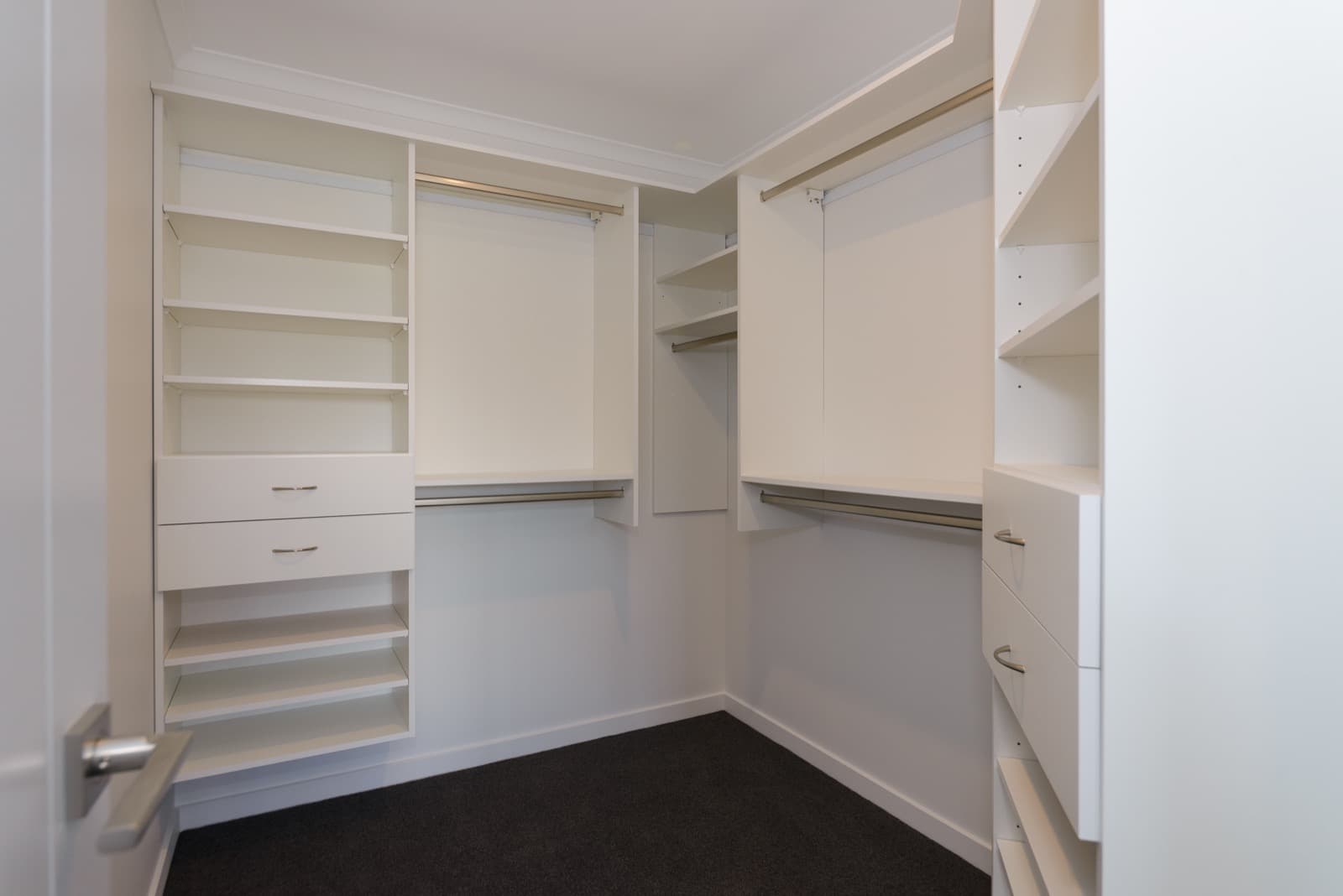 Contemporary New Build - Image 15